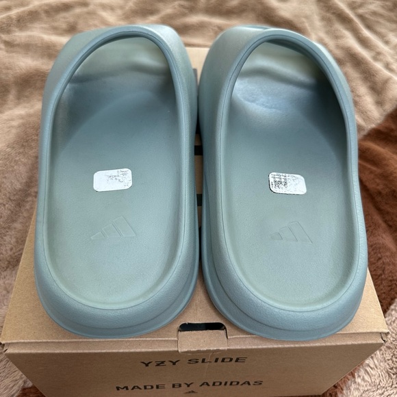 Adidas Yeezy slide Salt size 13 men’s - Picture 3 of 9
